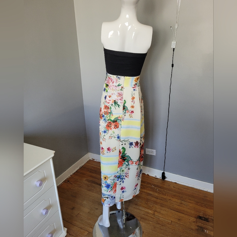 Asos Design Scuba Skirt with Mirrored Flower Print, VGUC, Size 12 - Picture 4 of 10